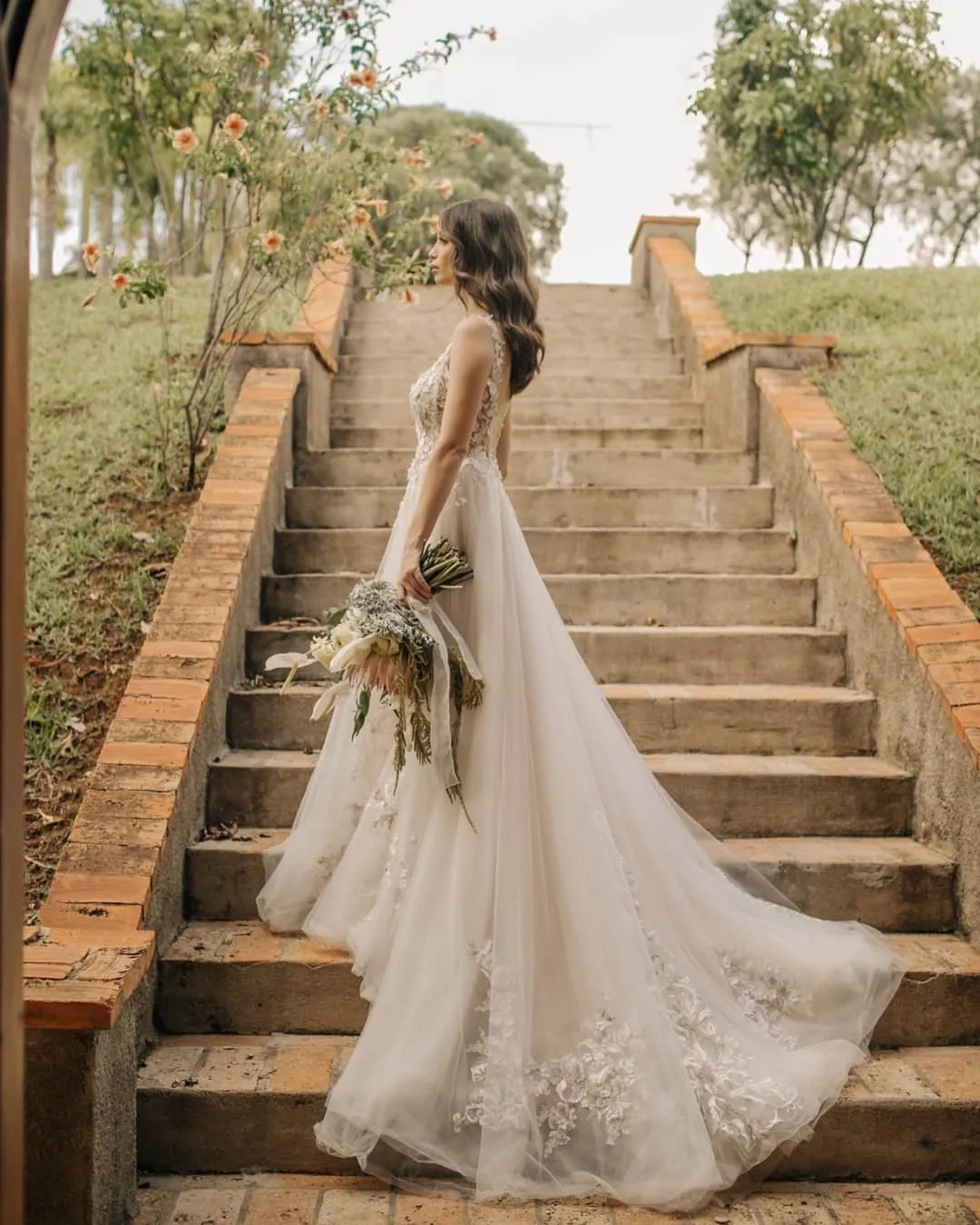 Chic Long A-line Sleeveless Flowers Backless Wedding Dress With Lace