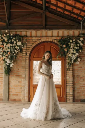 Chic Long A-line Sleeveless Flowers Backless Wedding Dress With Lace
