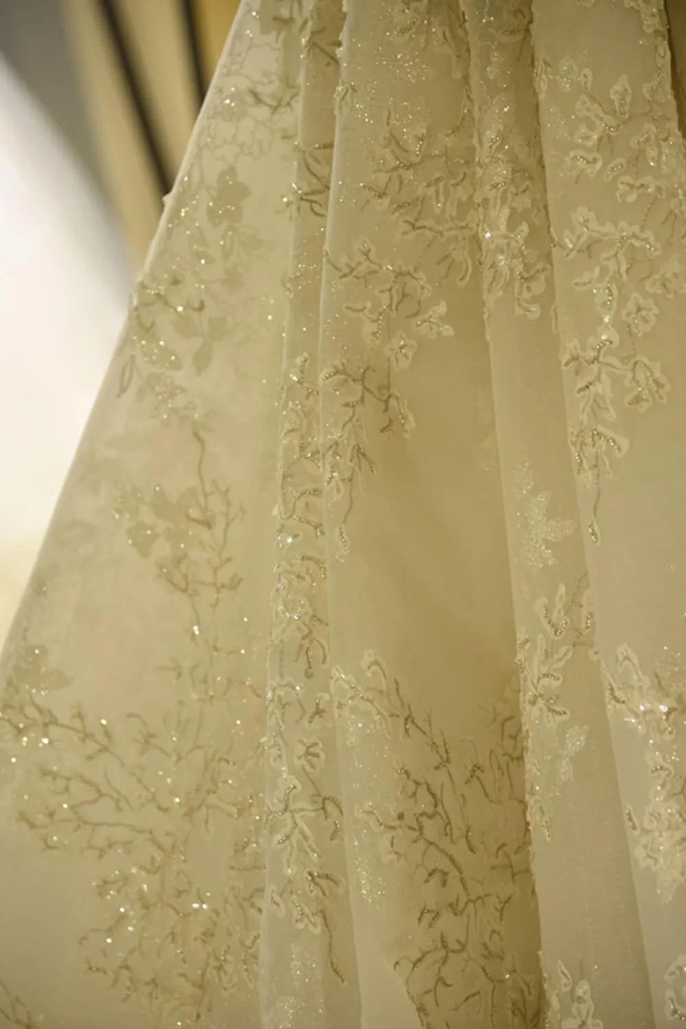 Gorgeous Short Sleeve Lace Tulle Princess Ivory Wedding Dress