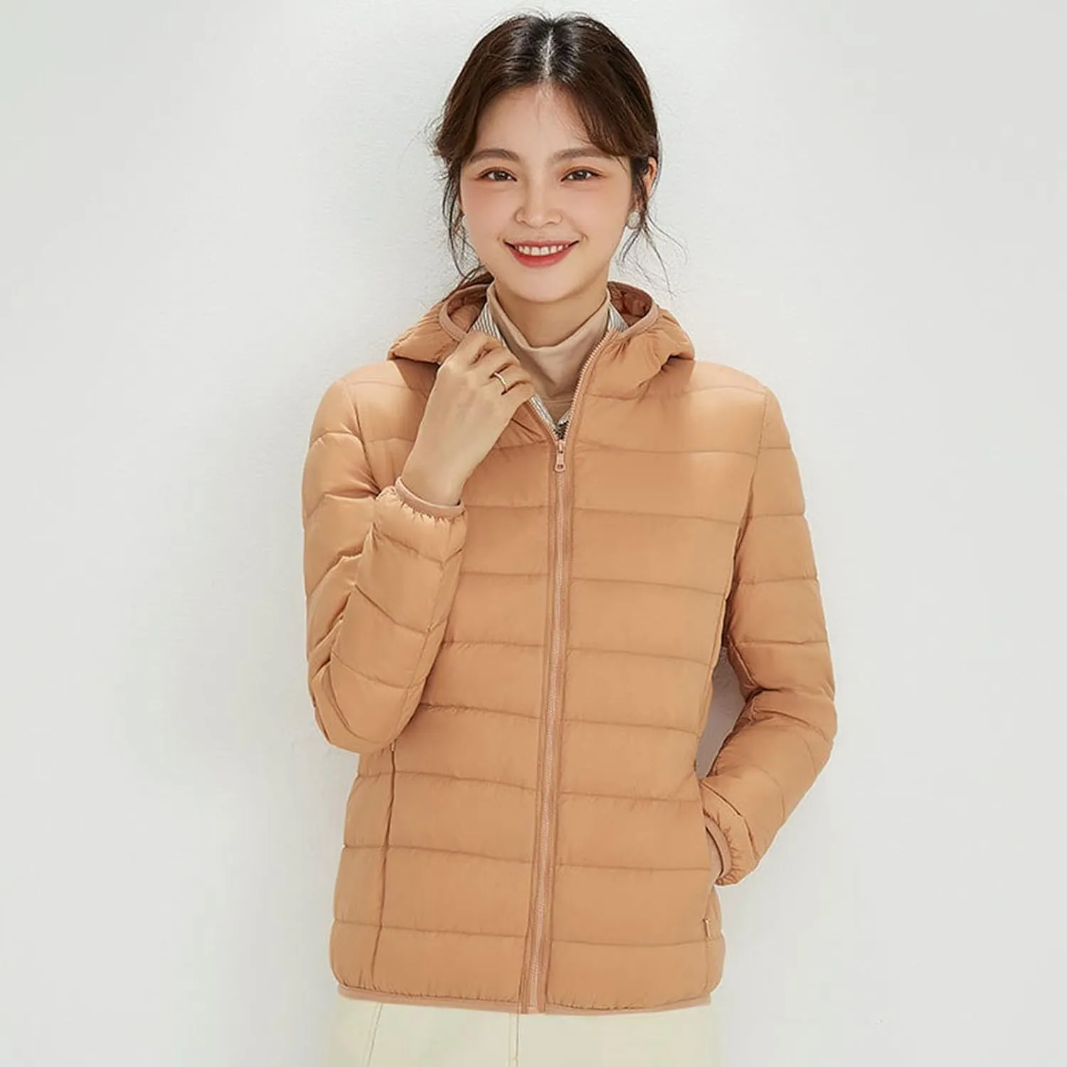 Packable Puffer Jacket for Women Lightweight Short Down Jackets Trendy Slim Fit Bubble Coat Winter Puffer Jackets with Hood