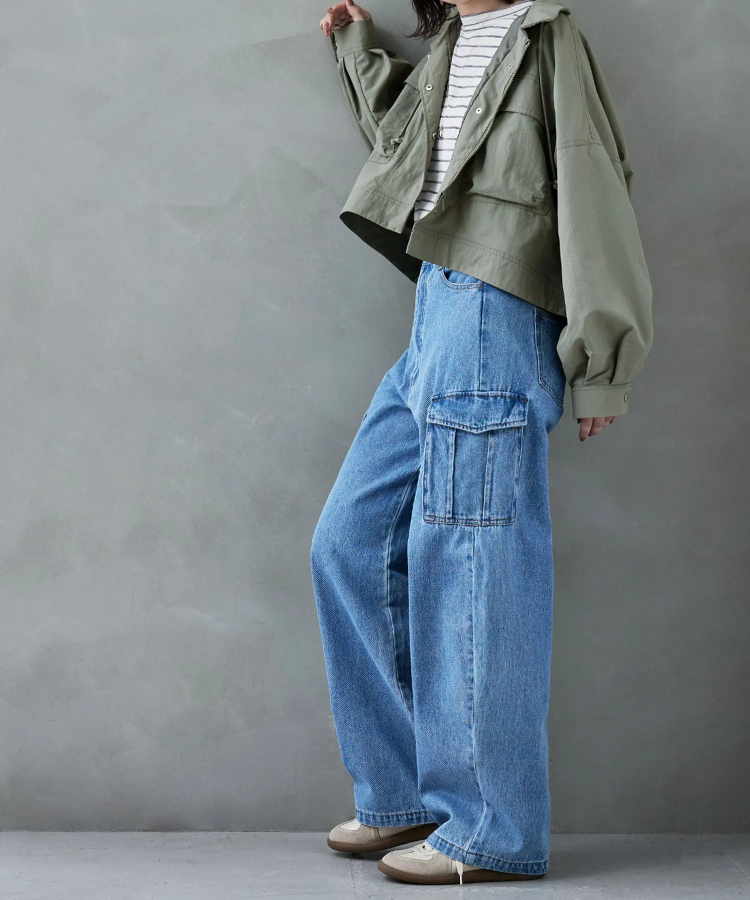 Stand neck short mountain parka