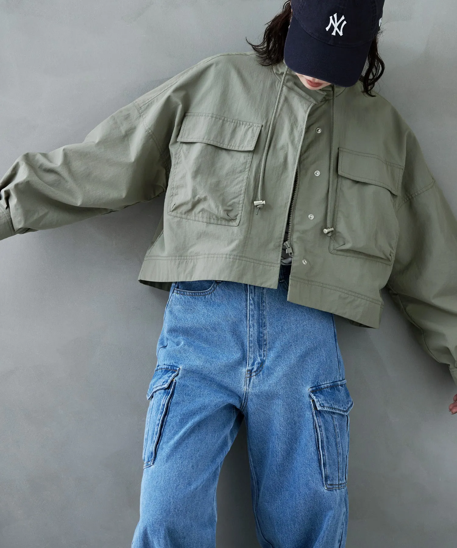 Stand neck short mountain parka