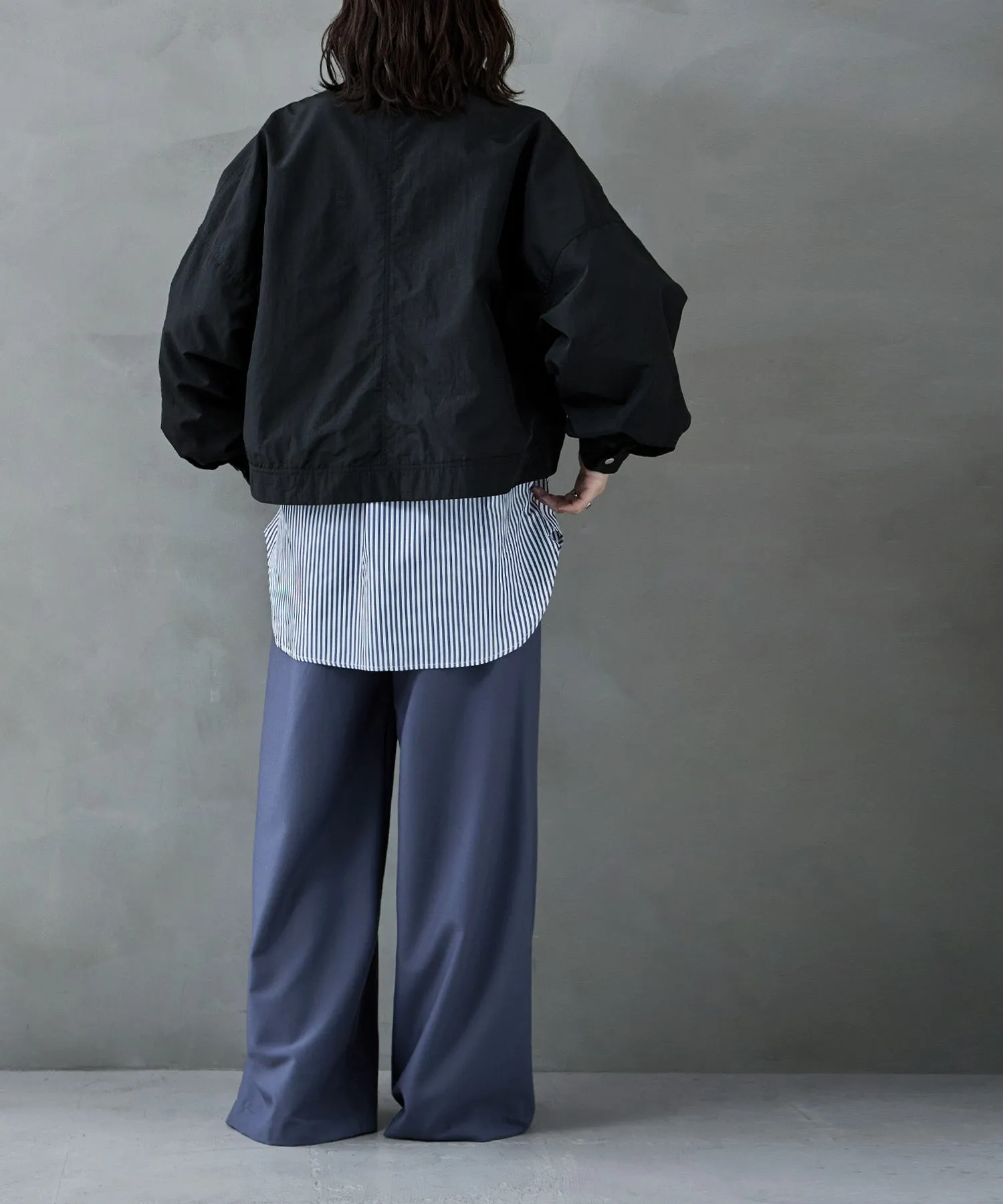 Stand neck short mountain parka