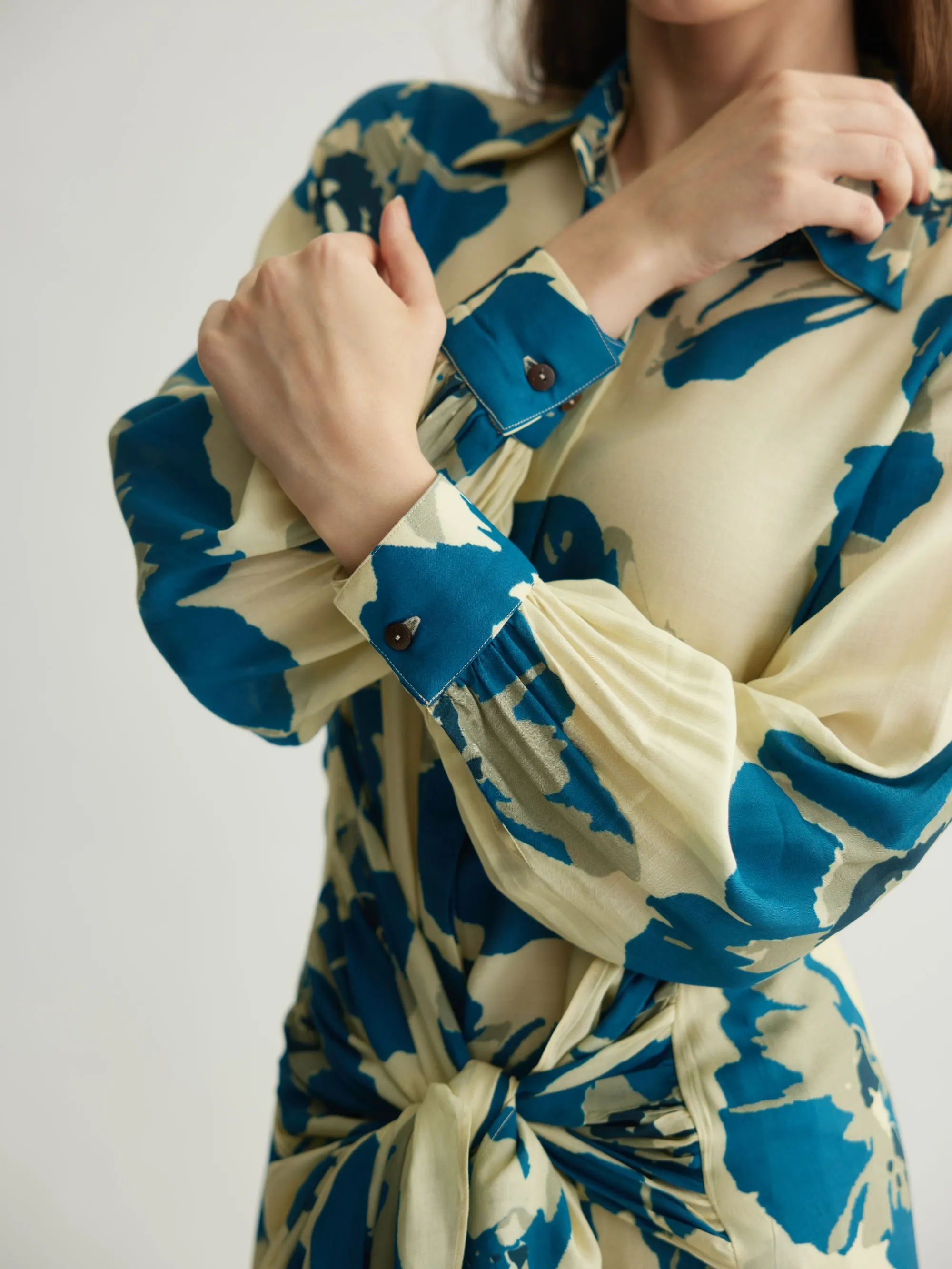 WHITE & BLUE FLORAL WRAP SHIRT DRESS